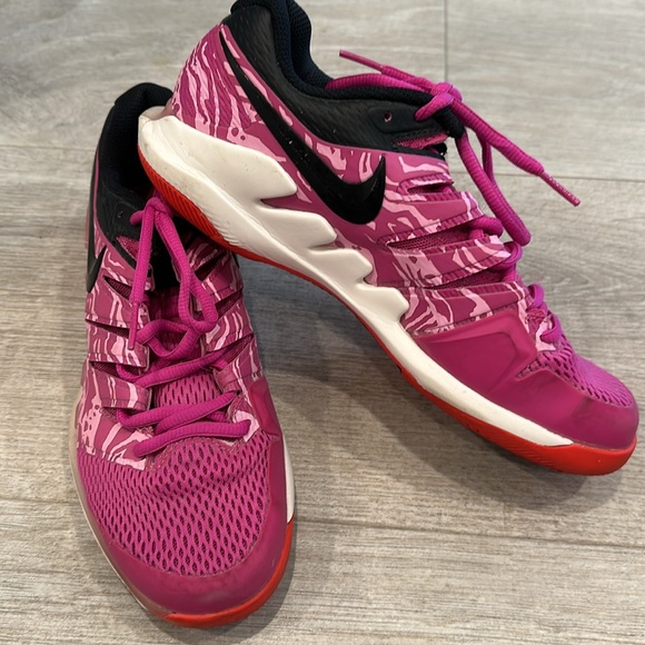 Nike Shoes - Nike tennis shoes, size 8, worn one time